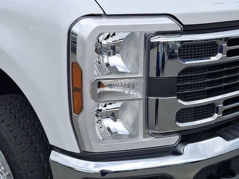 Used 2024 Ford F250 XLT AWD/4WD image 9