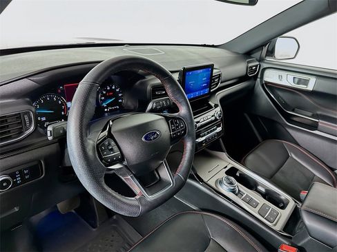 Used 2023 Ford Explorer ST-Line w/ Class IV Trailer Tow Package image 10