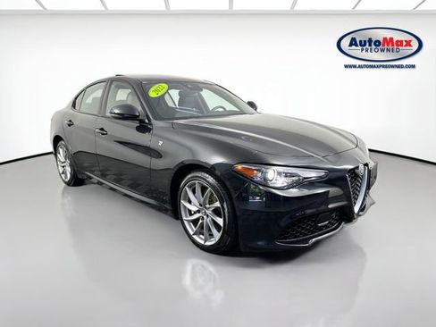 Used 2022 Alfa Romeo Giulia Ti image 1