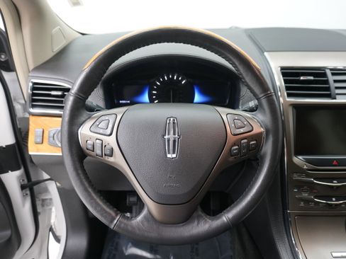 Used 2013 Lincoln MKX FWD image 15