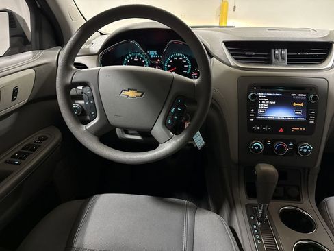 Used 2016 Chevrolet Traverse LS FWD image 11