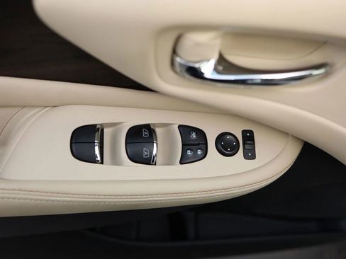 Used 2024 Nissan Murano Platinum w/ Cargo Package FWD image 11