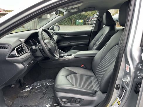 Used 2024 Toyota Camry SE image 15