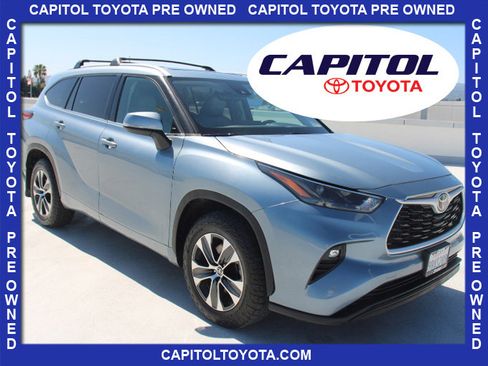 Used 2022 Toyota Highlander XLE AWD/4WD image 1
