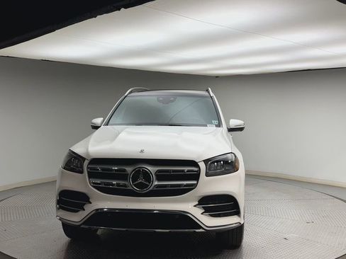 Used 2023 Mercedes-Benz GLS 450 4MATIC image 7