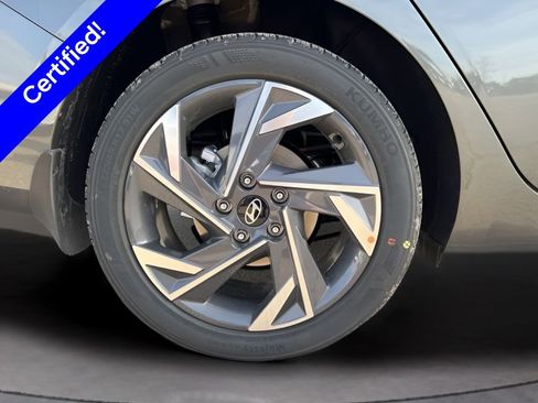 Used 2025 Hyundai Elantra Sport FWD image 18