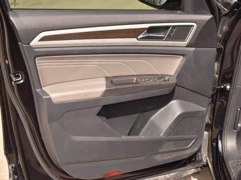 Used 2022 Volkswagen Atlas SE image 36