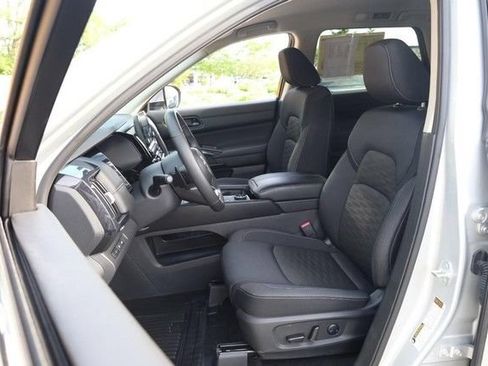Certified 2025 Nissan Pathfinder SV AWD/4WD image 10