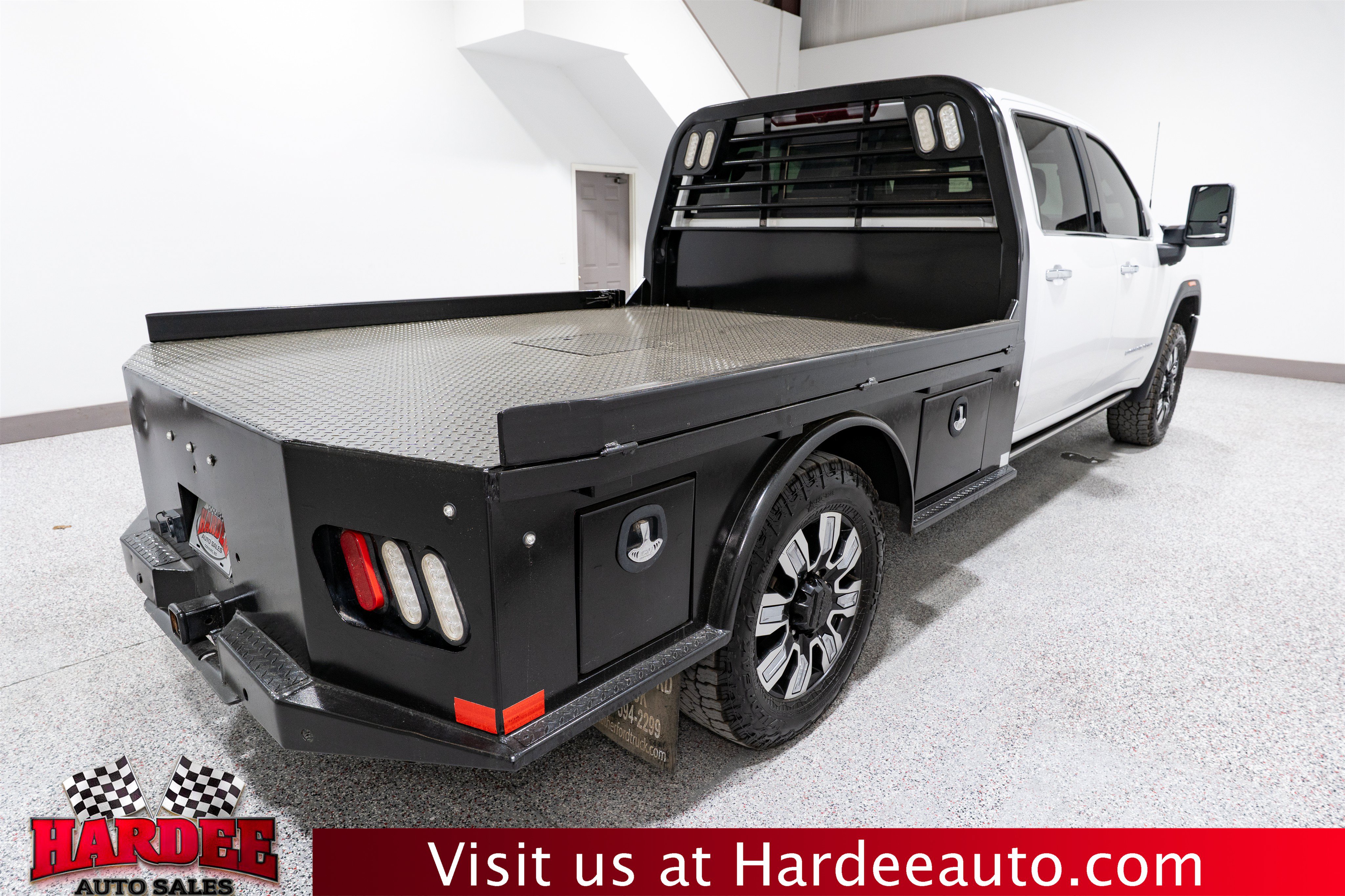 Used 2024 GMC Sierra 3500 Denali AWD/4WD image 5