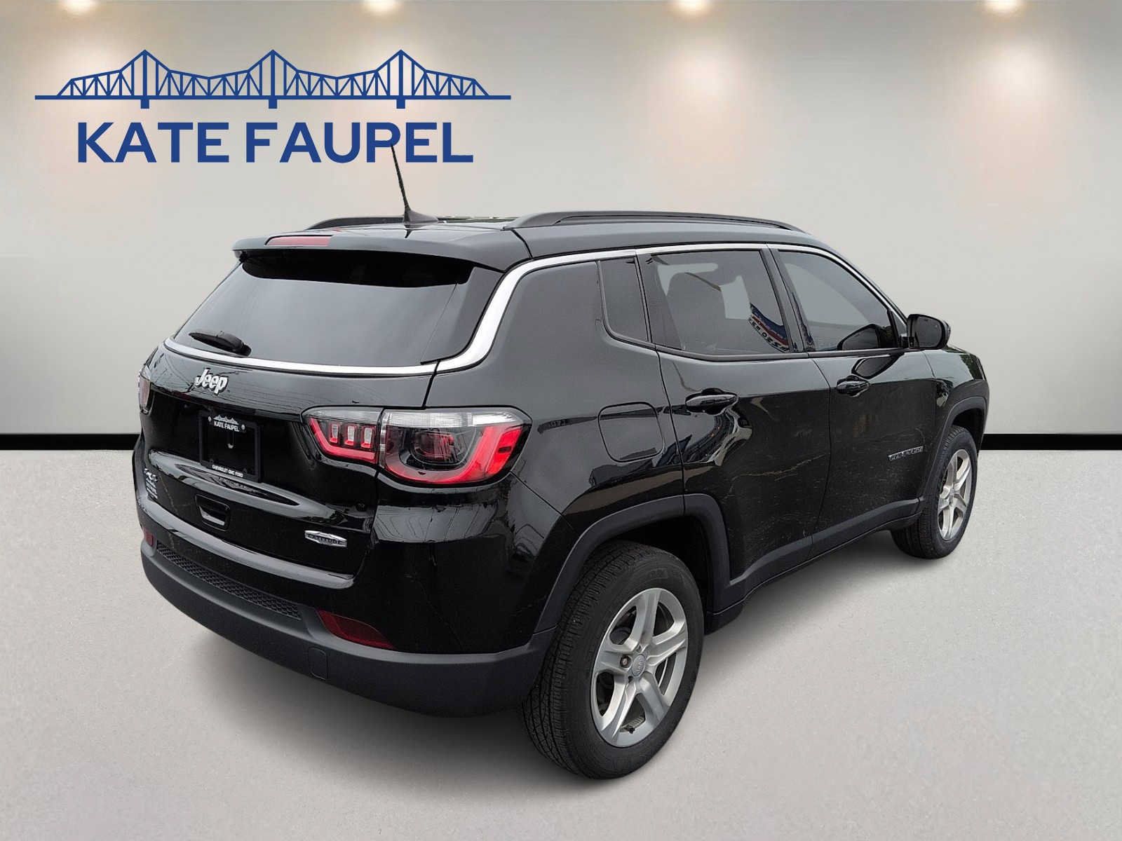 Used 2023 Jeep Compass Latitude w/ Convenience Group AWD/4WD image 7