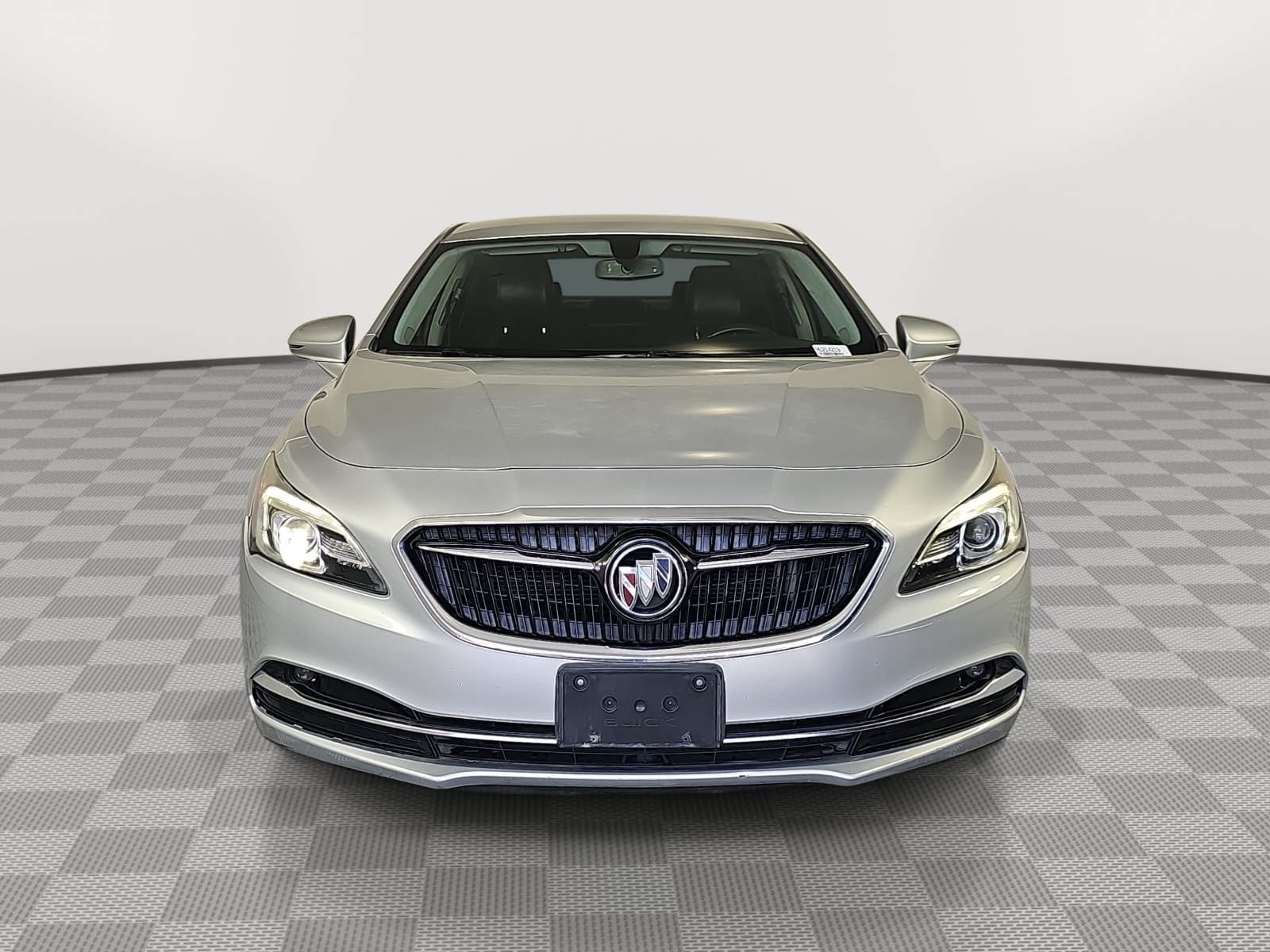 Used 2017 Buick LaCrosse Essence FWD image 3