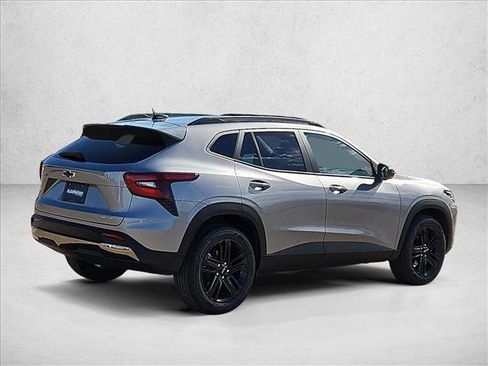 New 2026 Chevrolet Trax ACTIV FWD image 2