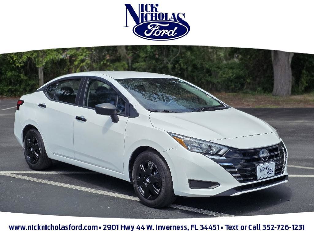 Used 2025 Nissan Versa S FWD image 1