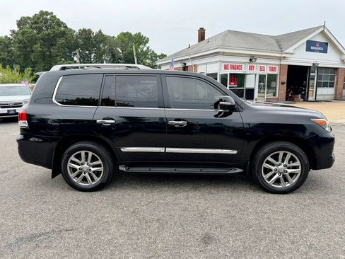 Used 2013 Lexus LX 570 4WD w/ Luxury Pkg image 6