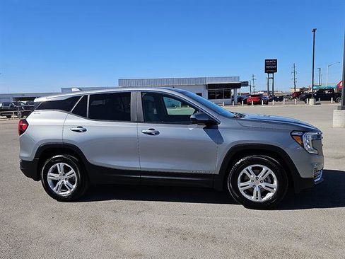 Used 2024 GMC Terrain SLE image 6