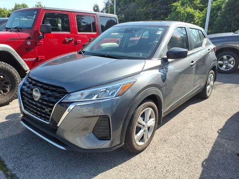 Used 2024 Nissan Kicks S FWD image 3