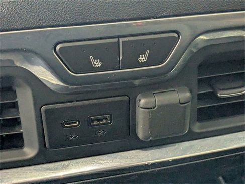 Used 2023 Chevrolet Silverado 3500 High Country image 26