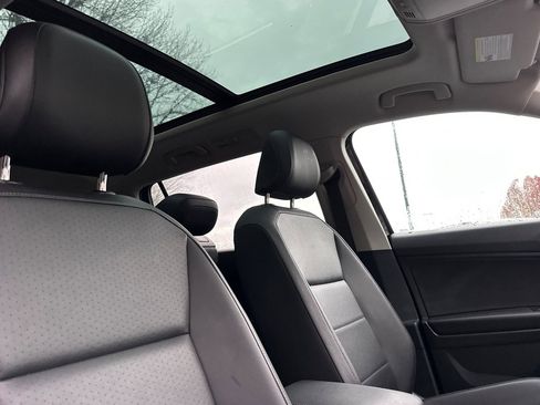 Used 2020 Volkswagen Tiguan SE image 20