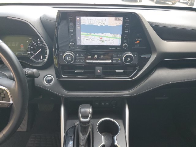 Used 2020 Toyota Highlander XLE FWD image 15