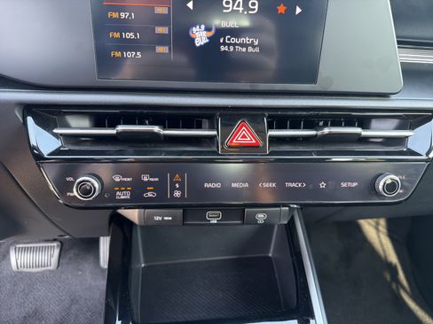 Certified 2025 Kia Niro LX FWD image 13