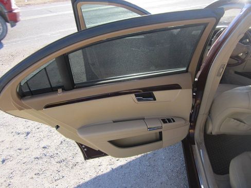 Used 2012 Mercedes-Benz S 550 4MATIC image 22