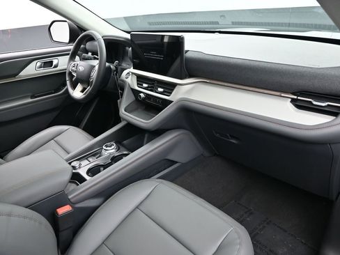 New 2026 Ford Explorer Active w/ Active Comfort Package image 34