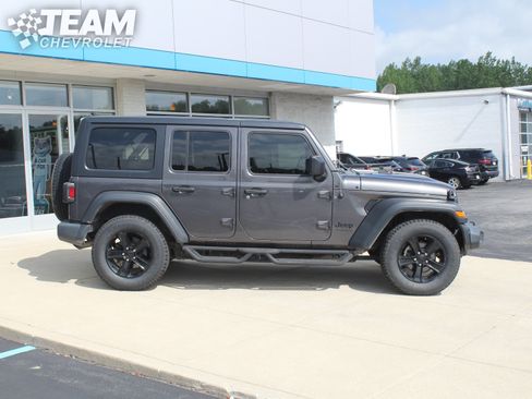 Used 2021 Jeep Wrangler Unlimited Sport AWD/4WD image 3