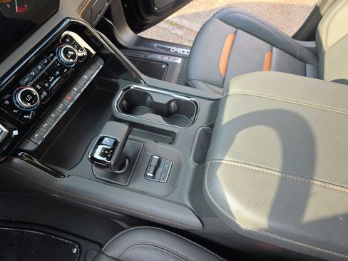 Used 2025 GMC Sierra 1500 AT4 w/ AT4 Premium Package AWD/4WD image 23