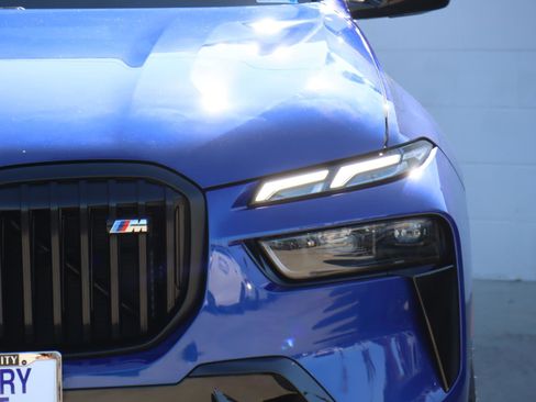Used 2025 BMW X7 M60i w/ Executive Package image 4