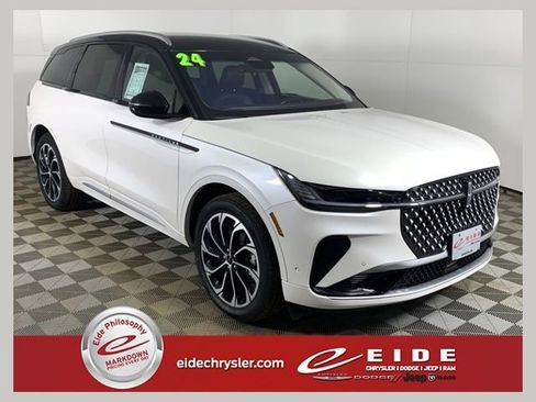 Used 2024 Lincoln Nautilus Reserve AWD/4WD image 1