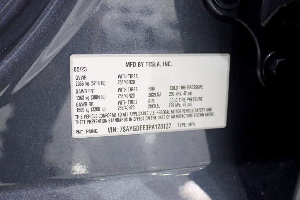 Used 2023 Tesla Model Y Long Range AWD/4WD image 41