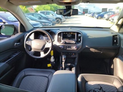 Used 2022 Chevrolet Colorado Z71 w/ Z71 Midnight Edition AWD/4WD image 8
