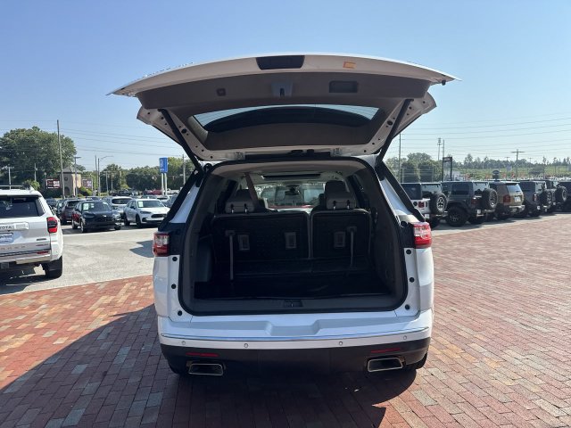 Used 2021 Chevrolet Traverse Premier w/ LPO, Floor Liner Package AWD/4WD image 29