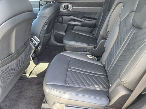 Used 2025 Kia Sorento SX Prestige image 30