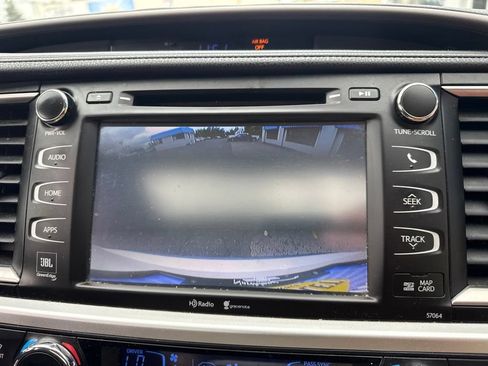 Used 2015 Toyota Highlander Limited w/ Driver Technology Package AWD/4WD image 46