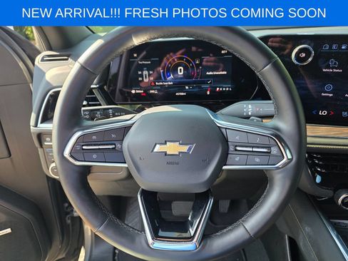 Used 2025 Chevrolet Tahoe Premier AWD/4WD image 12