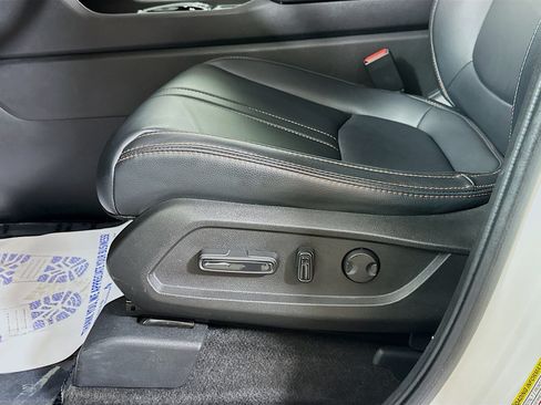 Used 2023 Honda Pilot TrailSport image 18