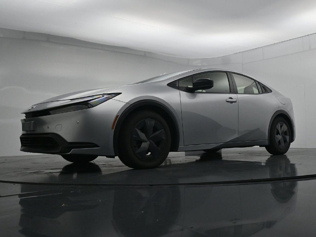 Used 2026 Toyota Prius LE FWD image 20