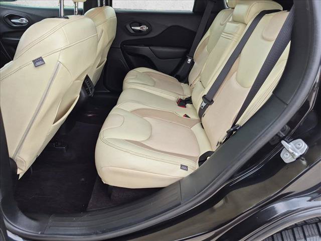Used 2016 Jeep Cherokee Sport AWD/4WD image 17