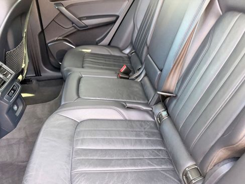 Used 2018 Audi Q5 2.0T Premium Plus w/ Premium Plus Package AWD/4WD image 16