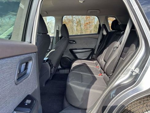 Used 2023 Nissan Rogue S image 20