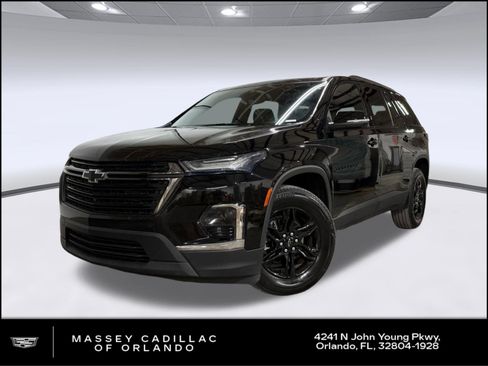 Used 2023 Chevrolet Traverse LT FWD image 1