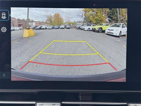 Used 2025 Hyundai Kona SEL image 27