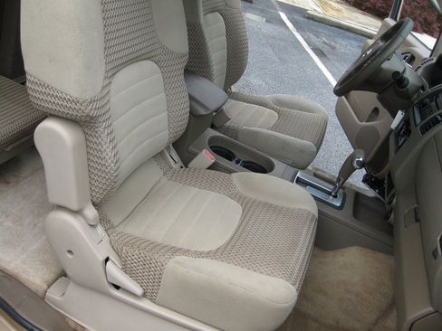 Used 2005 Nissan Frontier SE w/ (P01) Power Pkg RWD image 30