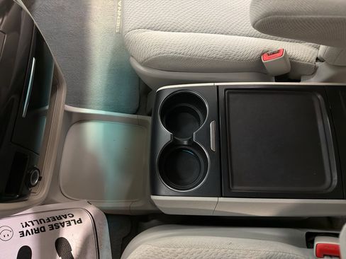 Used 2014 Toyota Sienna LE image 18