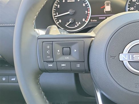 New 2025 Nissan Pathfinder SV image 6