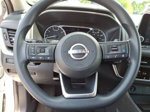 Certified 2024 Nissan Rogue SV AWD/4WD image 11