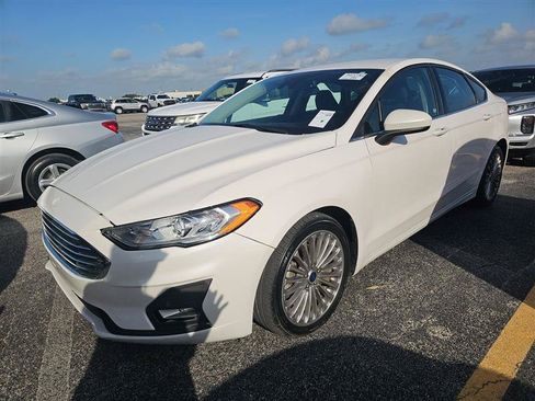 Used 2020 Ford Fusion SE FWD image 4