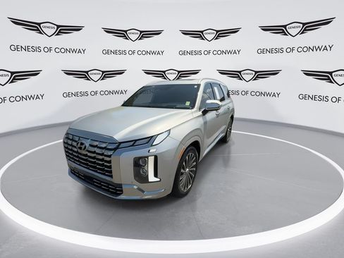 Used 2024 Hyundai Palisade Calligraphy FWD image 4