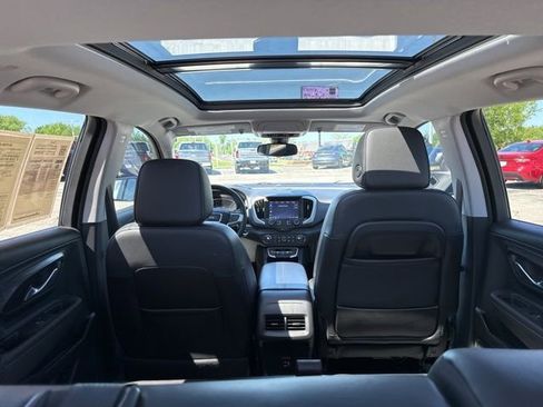 Used 2023 GMC Terrain SLT w/ Infotainment Package II AWD/4WD image 17